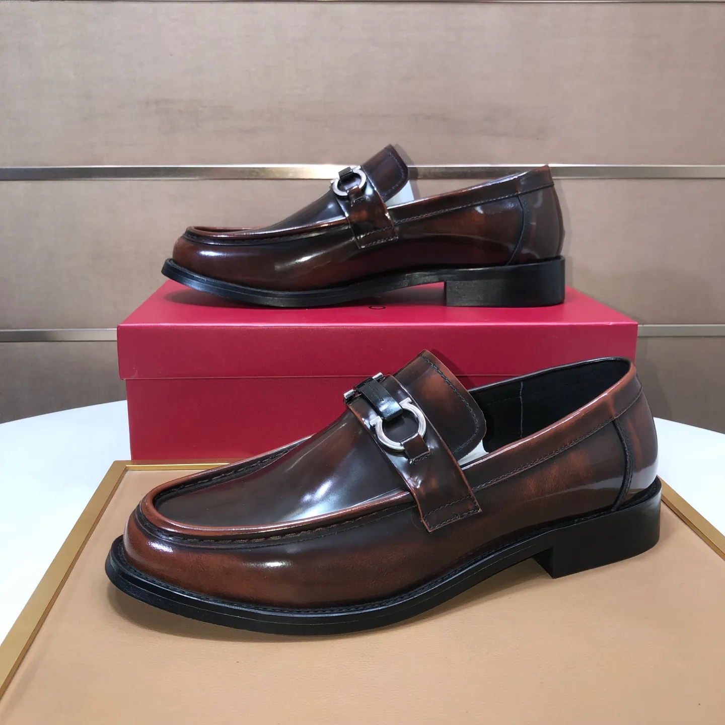 Men's shoes 💰540💰 [Ferragamo/Ferragamo] The latest model from the counter. Original imported high-quality cowhide with open sides + imported 🐂 cowhide lining + original luxury metal buckle + original combination outsole. Comparison is stress-free 38–45 (45 is custom-made and cannot be returned or exchanged)